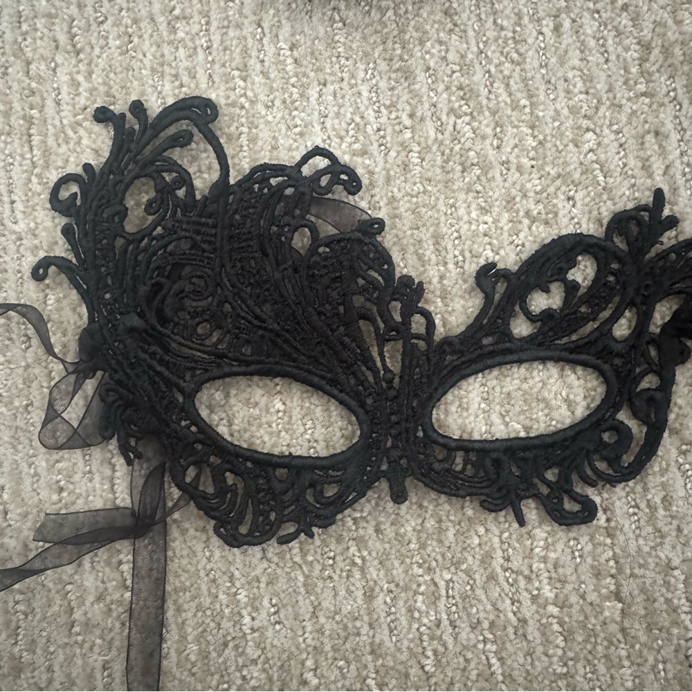 Masquerade masks - Picture 2 of 2